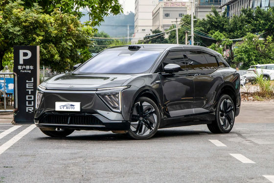 SUV de 5 puertas y 5 asientos con capacidad de batería de 115 kWh y alcance de 810 km