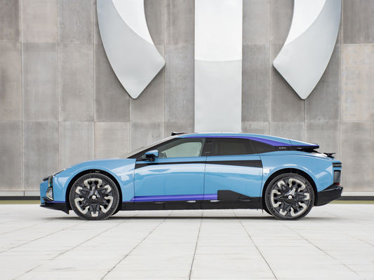 2024 Hiphi Z de alta gama de lujo limpio eléctrico sedán deportivo coche con 4WD energía de motores duales