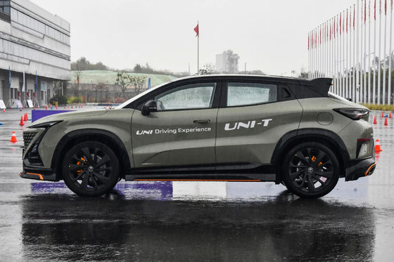 2024 Changan UNI-T Compact Fuel Gas Car SUV Venta de automóviles usados 1.5T Versión deportiva UNI-T Car