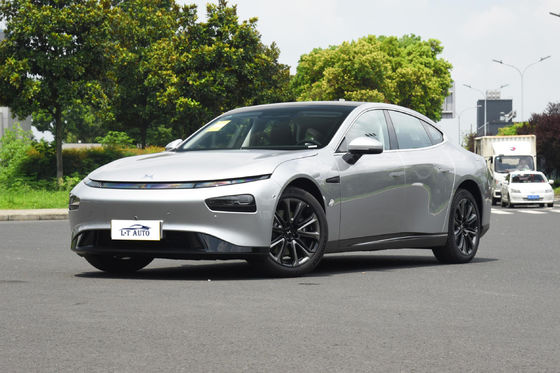 2024 Modelo chino 4Wd 480-700Km Carro eléctrico de energía Ev Xpeng P7 en una variedad de colores