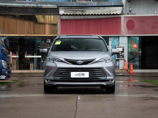 MPV Toyota Sienna de segunda mano con tipo de motor con aspiración natural y faros LED