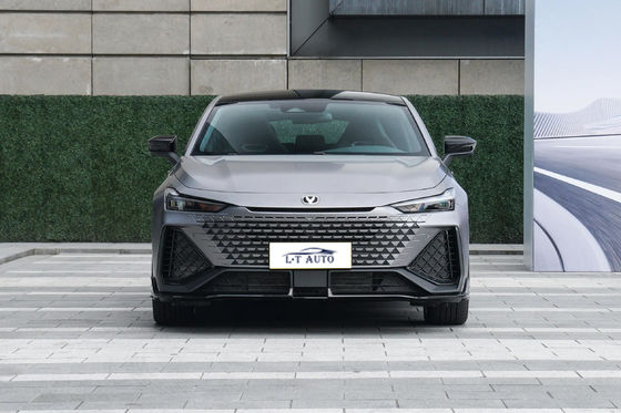 2024 Changan UNI-V híbrido enchufable de gasolina vehículo eléctrico velocidad máxima 205km/h