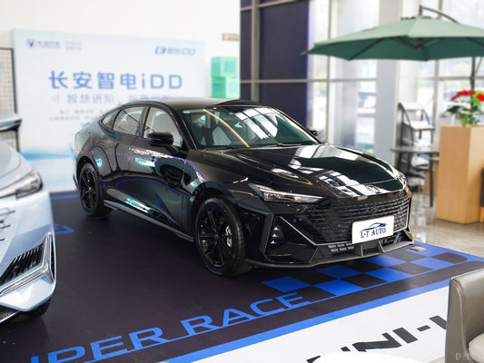 2024 Changan UNI-V 2.0T Vehículo de conducción 4WD de gasolina de alta velocidad Smart Made In Coche usado