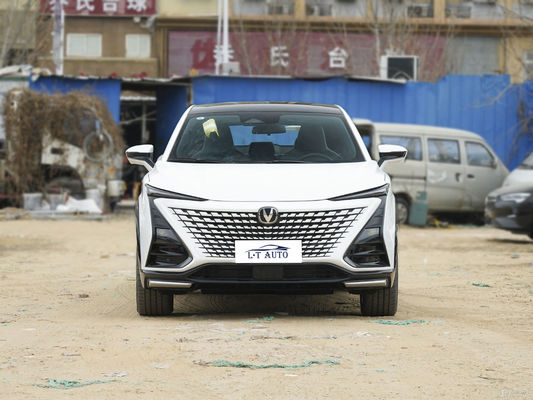 Velocidad máxima de 200 Km/h El 2023 Changan UNI-T 1.5T Turbo Luxury Sedan Alimentado por Gasolina