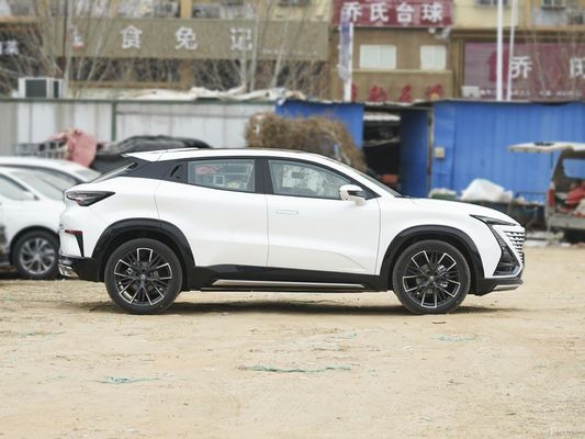 Velocidad máxima de 200 Km/h El 2023 Changan UNI-T 1.5T Turbo Luxury Sedan Alimentado por Gasolina