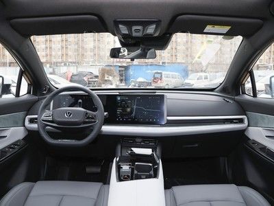 Velocidad máxima de 200 Km/h El 2023 Changan UNI-T 1.5T Turbo Luxury Sedan Alimentado por Gasolina