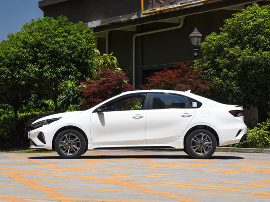2024 Kia K3 Economy EV Car Compact Sedan Coche con alcance de 410Km y velocidad máxima de 165km/h