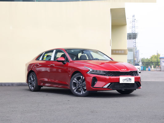 KIA K5 Producido Turbo Gasoline Car con una potencia máxima de 100-150PS 5 asientos 5 puertas