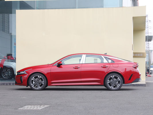 KIA K5 Producido Turbo Gasoline Car con una potencia máxima de 100-150PS 5 asientos 5 puertas