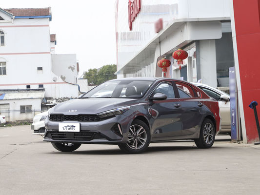 2024 Economía Automóvil de gasolina KIA K3 automóvil compacto sedán Automóvil de gasolina con y asientos de cuero