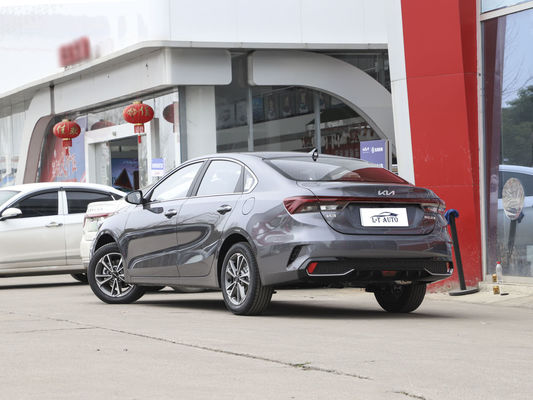2024 Economía Automóvil de gasolina KIA K3 automóvil compacto sedán Automóvil de gasolina con y asientos de cuero