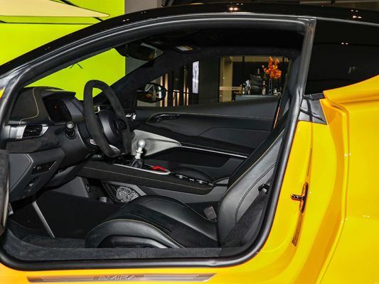 Lotus Emira S R El futuro de los coches deportivos con tecnología eléctrica y 288 velocidad máxima
