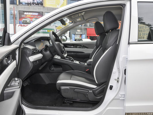 2024 Dongfeng Fengshen E70 Coche eléctrico asequible con tiempo de carga de 0,5 horas y 5 plazas