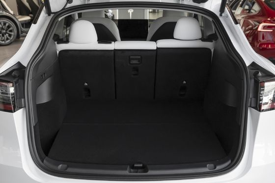 Vehículo energético 2024 Tesla Model Y con capacidad de batería de 78,4KWH y potencia del motor de 331kw
