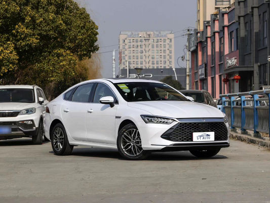 BYD QIN Plus Dm-I Producido en el vehículo eléctrico 5 asientos Hatchback con energía 55/120km vehículo híbrido
