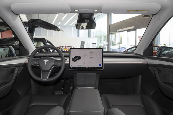 2024 Tesla Model Y 5 puertas 5 asientos 4 ruedas EV Car 4750x1921x1624mm longitud anchura altura