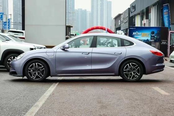GWM ORA Lightning Cat EV Car 2024 Vehículo energético con una altura competitiva de 1500 mm