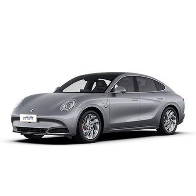 ORA Lightning Cat EV Hermoso Coches Pequeños 4 puertas Sedan 5 asientos Largo 4871 Ancho 1862