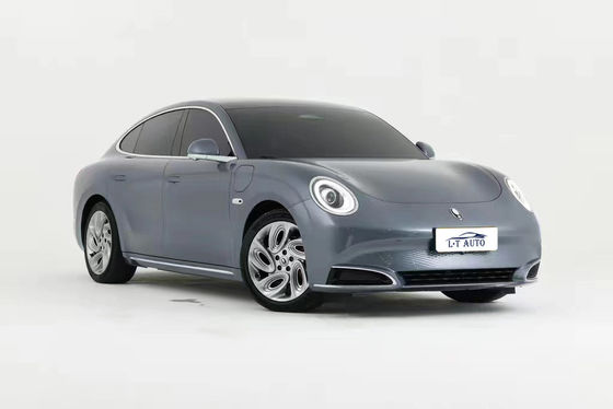 ORA Lightning Cat EV Hermoso Coches Pequeños 4 puertas Sedan 5 asientos Largo 4871 Ancho 1862