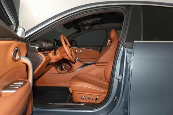 ORA Lightning Cat EV Hermoso Coches Pequeños 4 puertas Sedan 5 asientos Largo 4871 Ancho 1862
