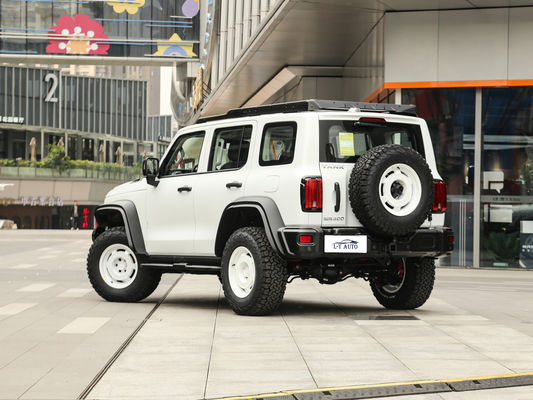 Vehículo todo terreno de 2,0 t con tanque GMW 300 4x4 Vehículo de gasolina con ABS y cámara trasera de 360°