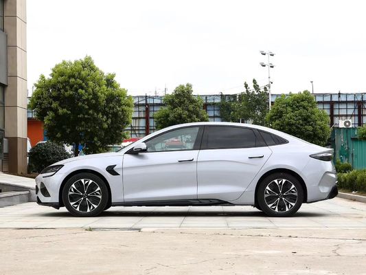 BYD SEAL La combinación perfecta de estilo y rendimiento en una versión 4WD de 650 km