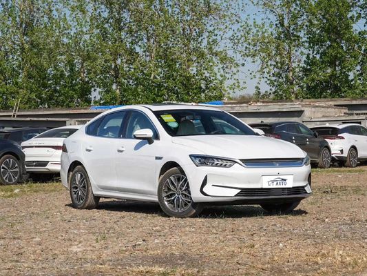2024 BYD QIN Plus EV Vehículo eléctrico de larga duración 2718mm BASE DE RUEDAS 5 asientos