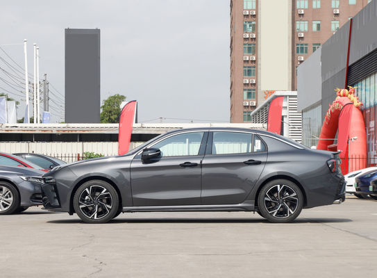Lynkco 03 2.0TD DCT Plus Deportivo híbrido compacto chino con freno de estacionamiento eléctrico