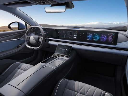 2024 Voyah Zhuiguang Sedan eléctrico estándar 5 asientos vehículo eléctrico 5 colores 3000 mm distancia entre ejes