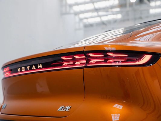 2024 Voyah Zhuiguang Sedan eléctrico estándar 5 asientos vehículo eléctrico 5 colores 3000 mm distancia entre ejes