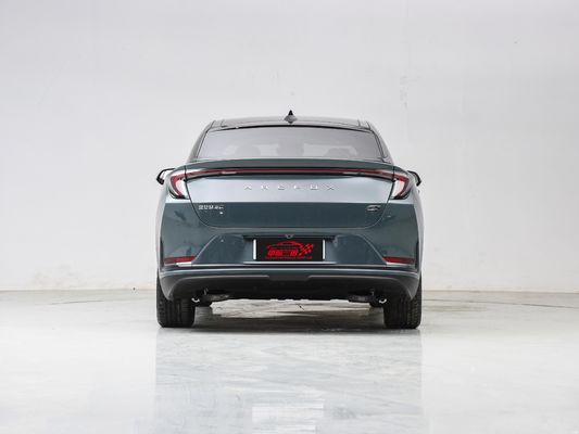 Polar Fox Alpha T ARCFOX S 5 puertas 5 asientos SUV con 160 kW de potencia máxima y 700 km de alcance