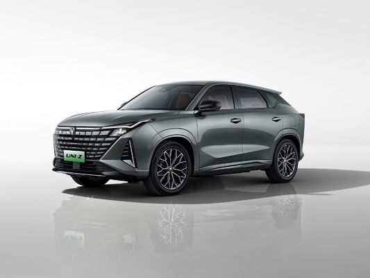 Revolucione sus desplazamientos con Changan UNI-Z Vehículo energético de 5 plazas con rango extendido