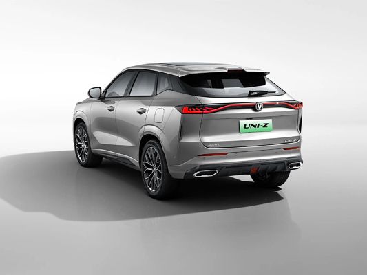 Revolucione sus desplazamientos con Changan UNI-Z Vehículo energético de 5 plazas con rango extendido