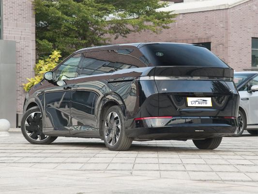 MPV de familia grande Xpeng X9 eléctrico 702KM NEDC Ultra largo alcance 7 asientos vehículo energético