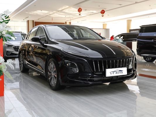 Cómodo y elegante Hongqi E-Qm5 de tamaño mediano, coche eléctrico puro con distancia entre ejes de 2990 mm