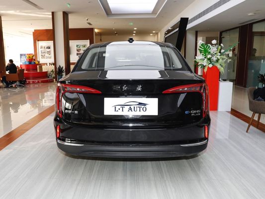 Cómodo y elegante Hongqi E-Qm5 de tamaño mediano, coche eléctrico puro con distancia entre ejes de 2990 mm