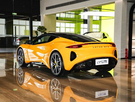 Lotus Emira Sports Car liberando todo el potencial de la electricidad de litio ternario