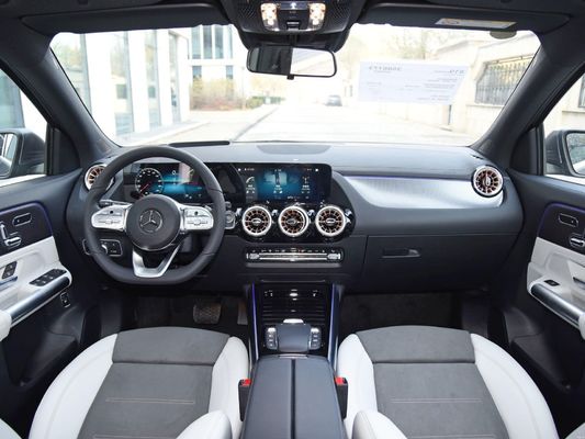Experimenta lo último en lujo y eficiencia con el coche eléctrico de largo alcance BENZ EQA