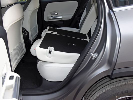 Experimenta lo último en lujo y eficiencia con el coche eléctrico de largo alcance BENZ EQA