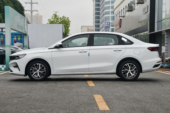 Geely Emgrand Limousine inteligente 1.5L 1.8L gasolina coche de gasolina con techo solar garantizado