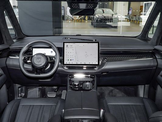 Vehículos eléctricos puros medianos y grandes de 6 asientos con doble motor y batería en 2024