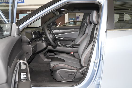 2024 Modelo Geely Boyue1.5TD DCT SUV 5 asientos FWD Gas Hybrid Car con delante 4 trasero 4 radar