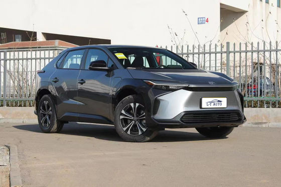 Asientos de 5 asientos y largo alcance La combinación perfecta en 2023 Toyota bZ4X coche eléctrico