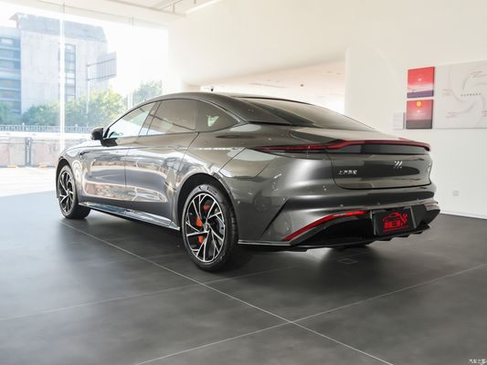 Zhiji IM LS7 SUV híbrido 70kWh Capacidad de batería 6.5s Aceleración para vehículo eléctrico