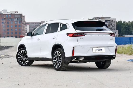 2024 Exeed VX SUV con motor turbo y tres pantallas de alta configuración
