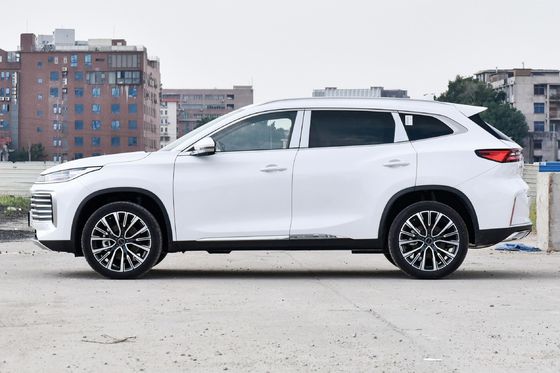 2024 Exeed VX SUV con motor turbo y tres pantallas de alta configuración