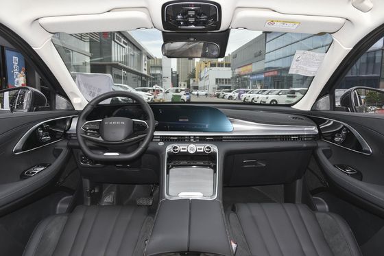 2024 Exeed VX SUV con motor turbo y tres pantallas de alta configuración