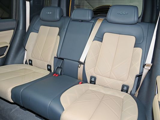 2024 BYD Vehículo energético de lujo PHEV Coche con 505kW de potencia máxima y tracción en las cuatro ruedas