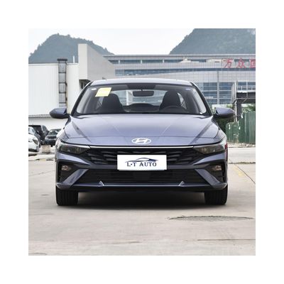 Elantra Limousine de 4 puertas y 5 asientos con cámara trasera de 360° y par máximo Nm 100-200Nm