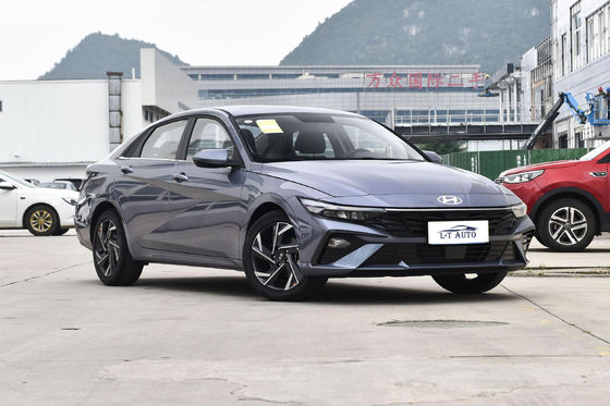 Elantra Limousine de 4 puertas y 5 asientos con cámara trasera de 360° y par máximo Nm 100-200Nm